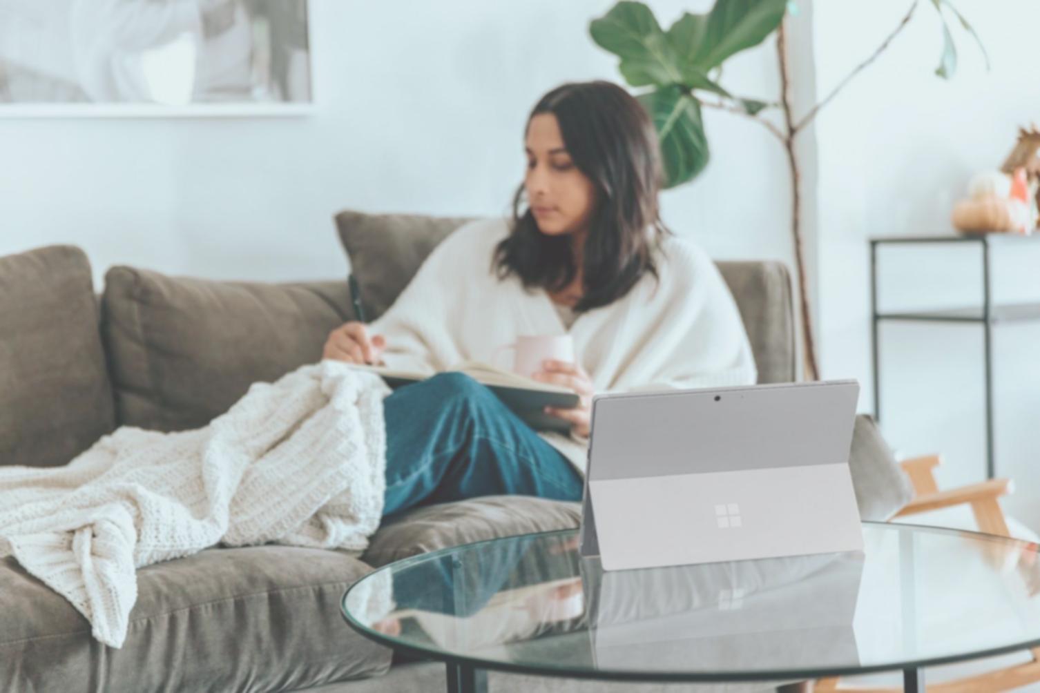 Seminarraum für Finanzschulungen mit modernem Equipment und angenehmer Lernatomosphäre